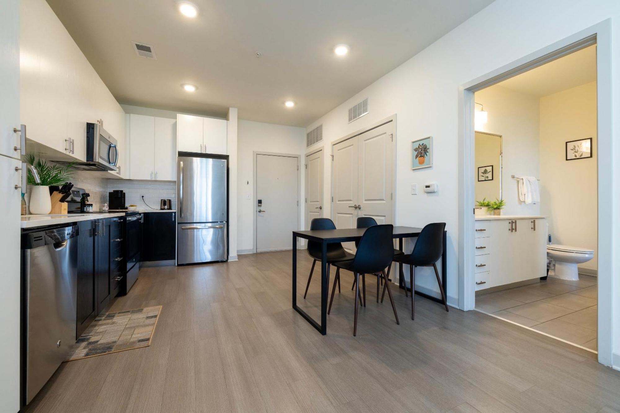 Modern Nulu 2Br Cozysuites 01 Луисвилл Экстерьер фото