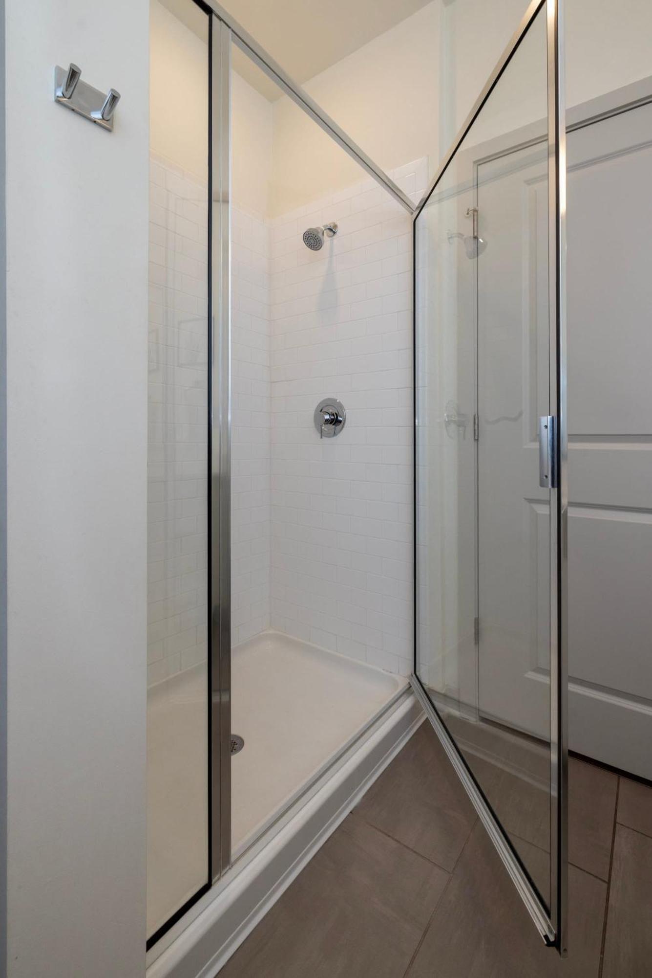 Modern Nulu 2Br Cozysuites 01 Луисвилл Экстерьер фото