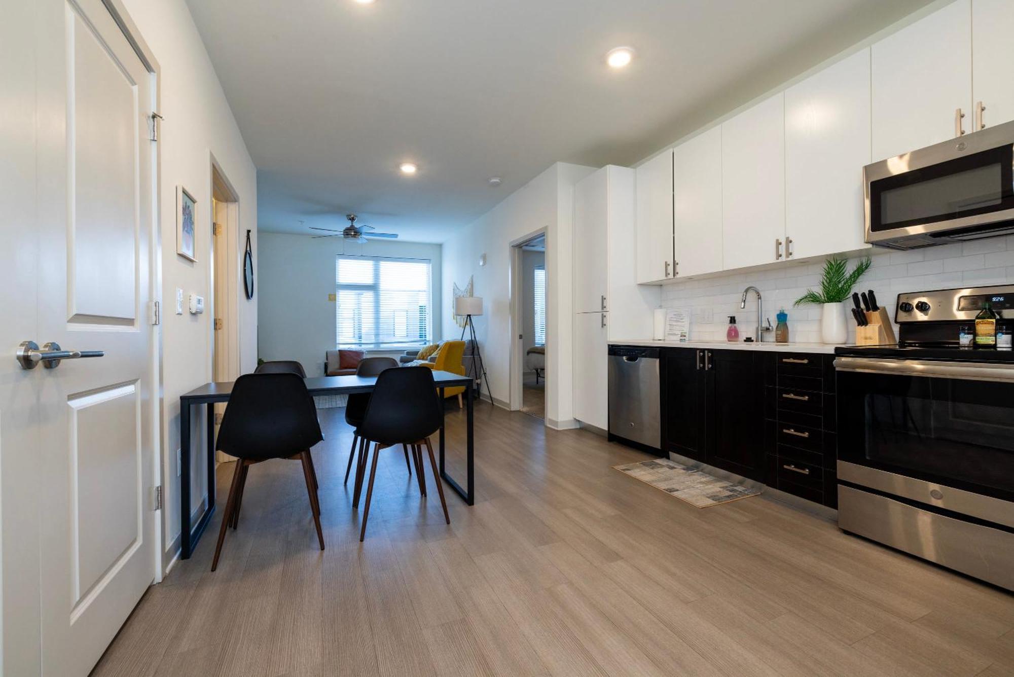 Modern Nulu 2Br Cozysuites 01 Луисвилл Экстерьер фото
