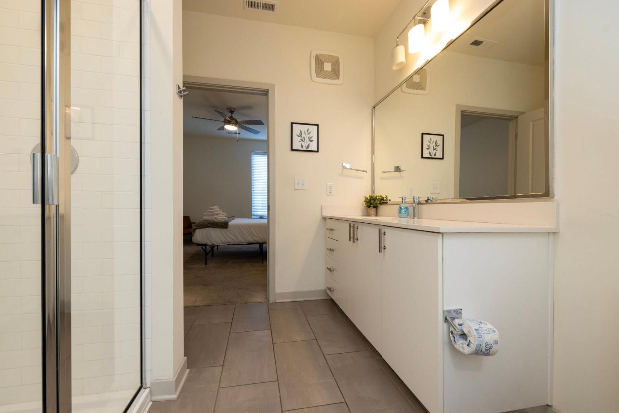 Modern Nulu 2Br Cozysuites 01 Луисвилл Экстерьер фото