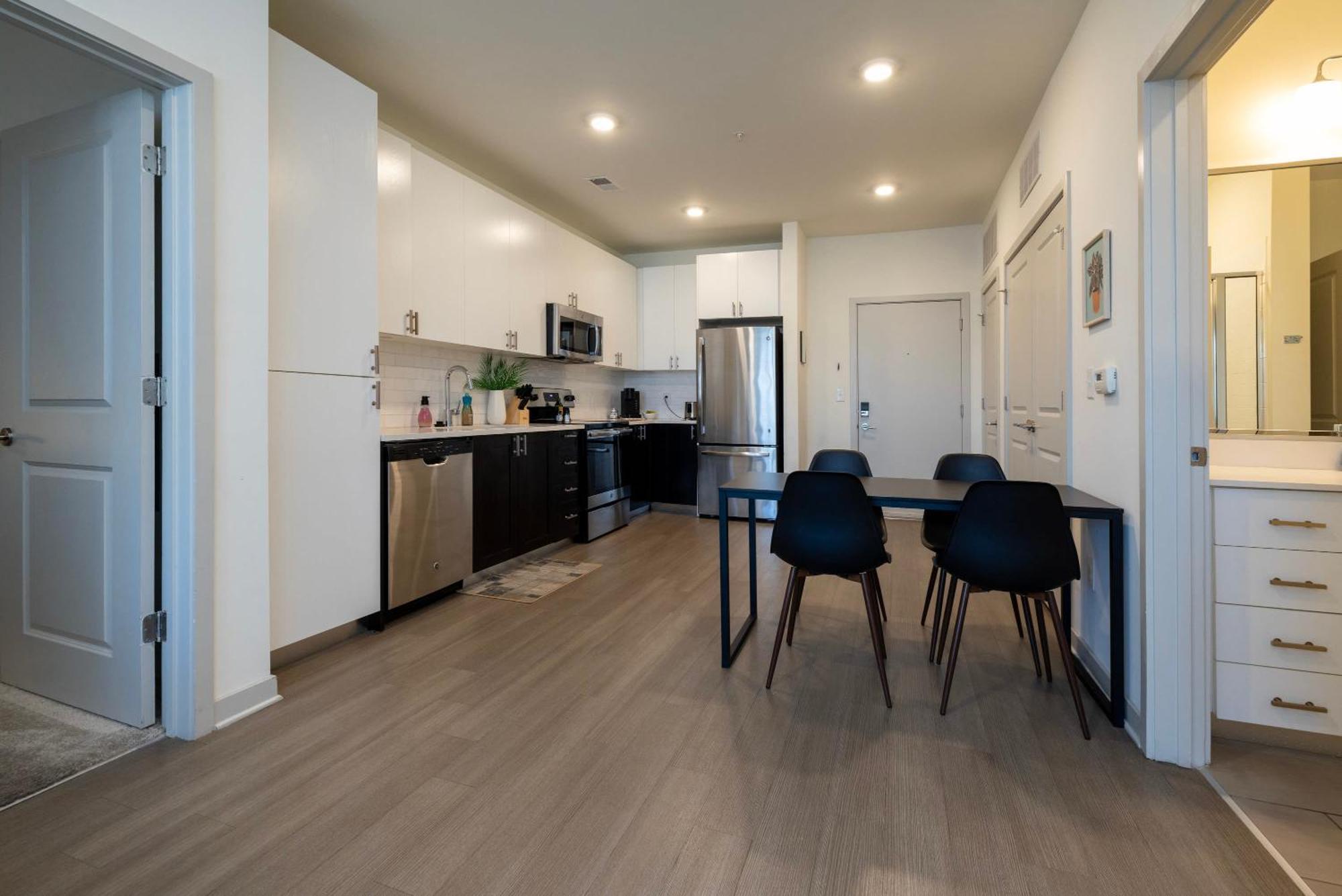 Modern Nulu 2Br Cozysuites 01 Луисвилл Экстерьер фото