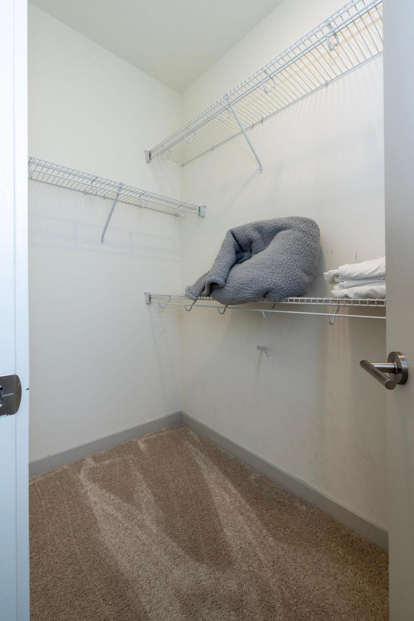 Modern Nulu 2Br Cozysuites 01 Луисвилл Экстерьер фото